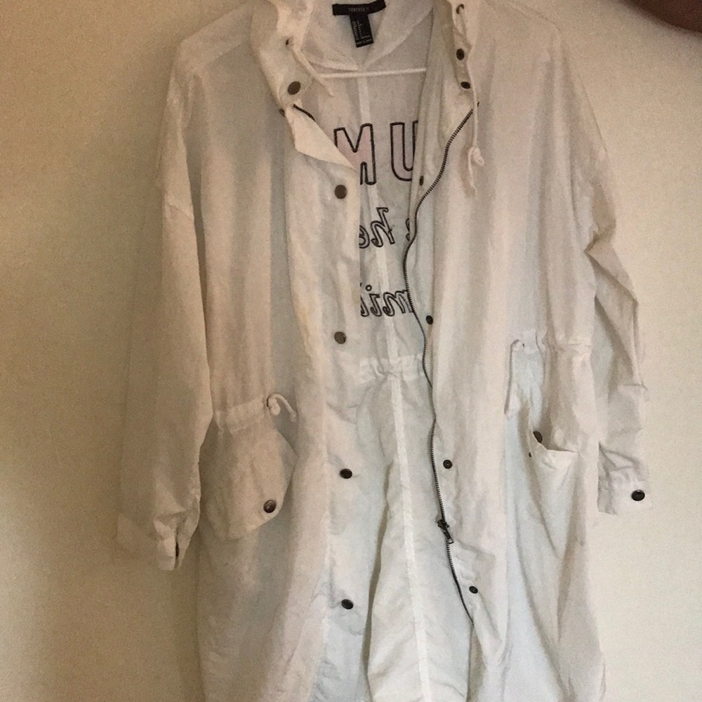 Slightly worn - Picture 2 of 2